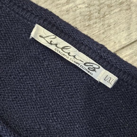 LuLu-B Women's Lightweight Button-Pocket Sweater L/XL - Picture 2 of 9